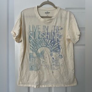 Hollister Cream and Blue Short Sleeve Tee